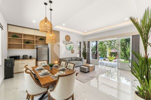 Vila família, vista para o jardim | Sala de jantar