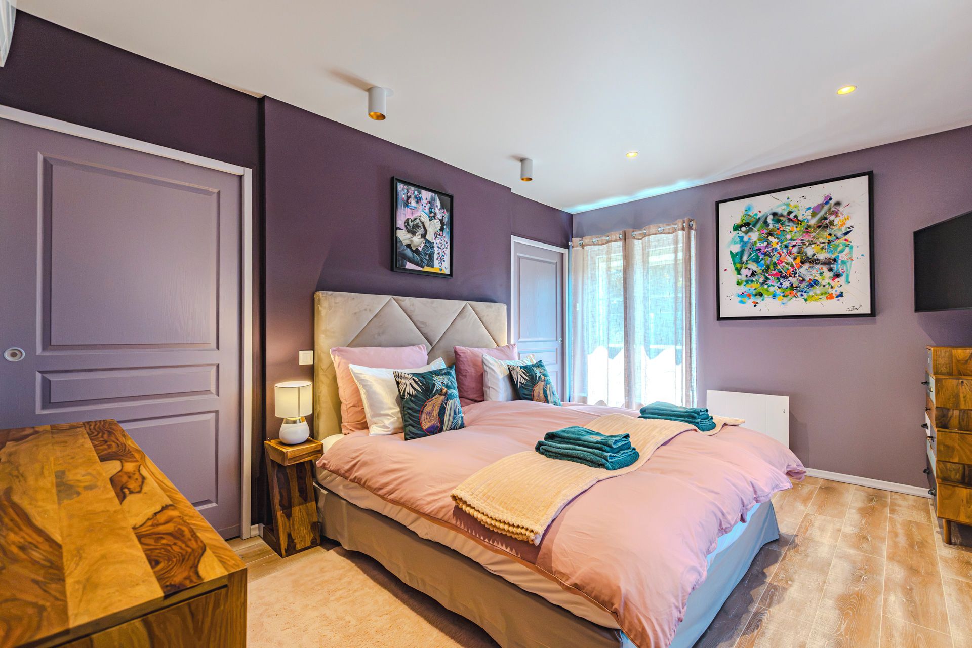 5 quartos, Wi-Fi de cortesia, roupa de cama