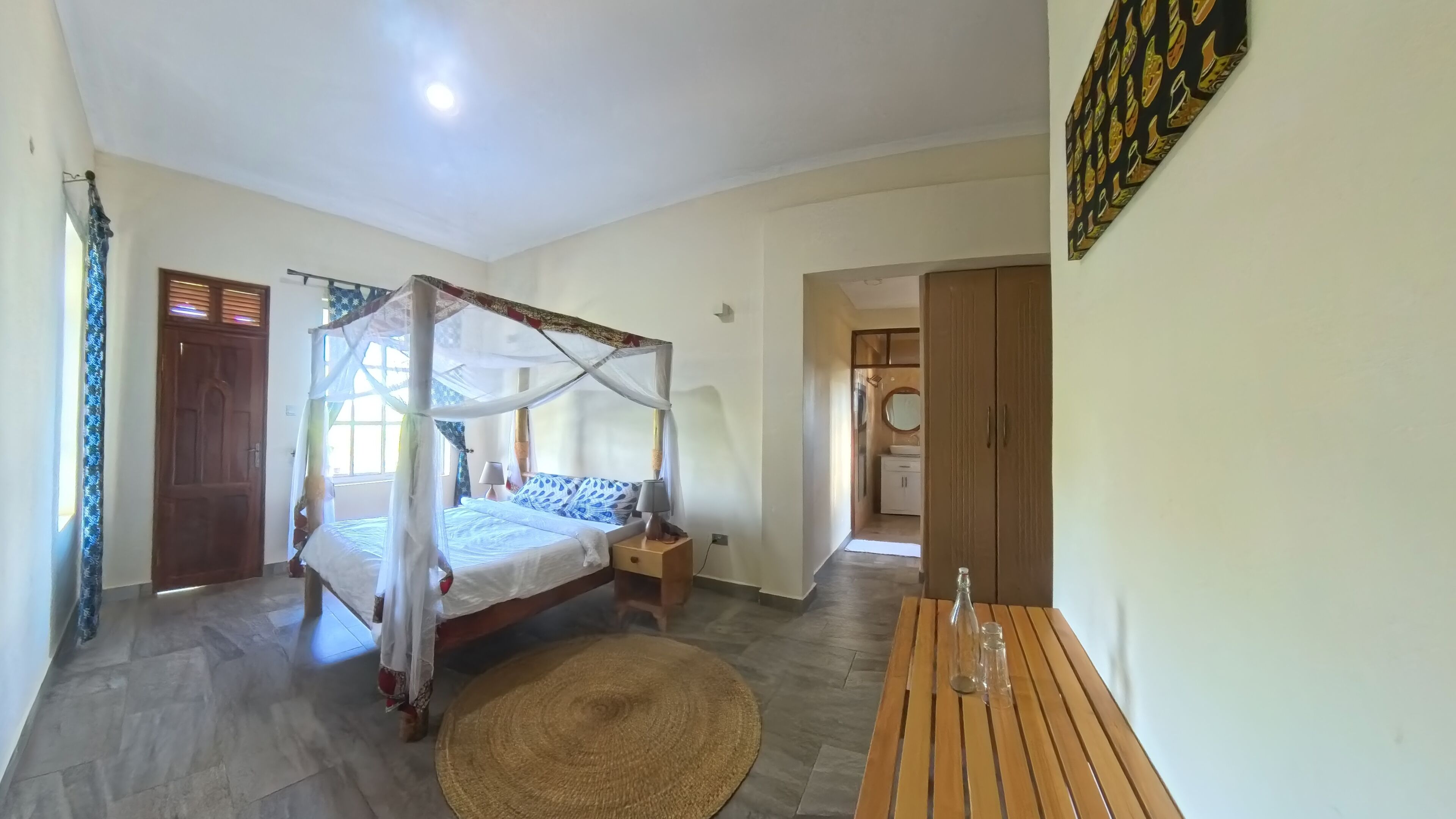 디럭스룸 | 고급 침구, 오리/거위털 이불, 책상, 무료 WiFi