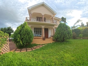 Fachada da propriedade