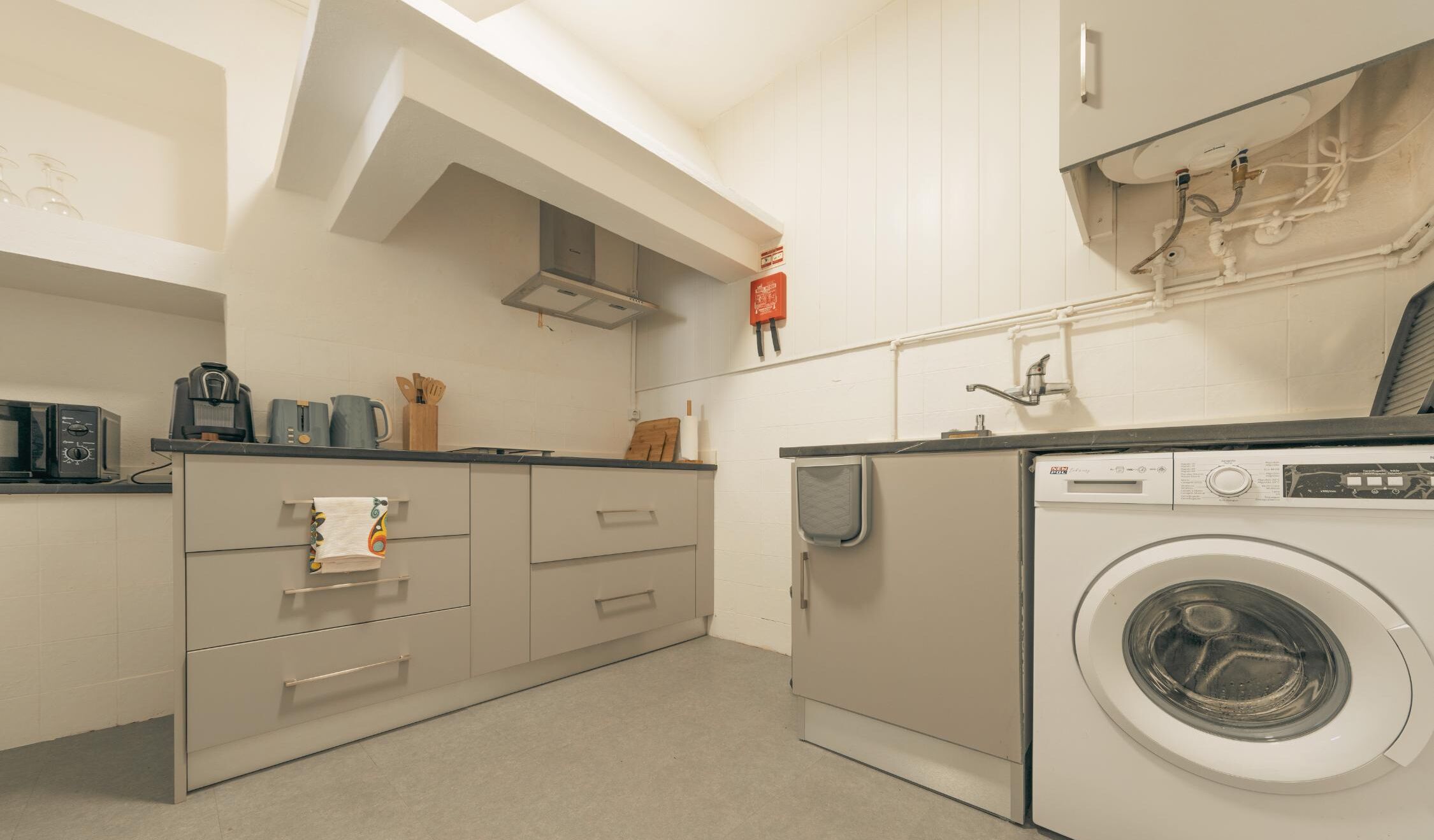 Ấm điện, lò nướng bánh mì 