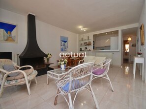 TV - Seaside apartment with parking in Platja d'Aro (Platja d'Aro)