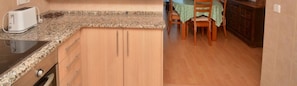 Fridge, microwave, oven, dishwasher - Sea view apartment, terrace, parking, 2 bedrooms (Platja d'Aro)