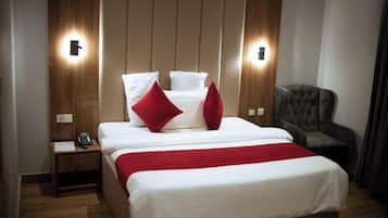 Habitación Deluxe, balcón, vista a la ciudad | Escritorio, espacio para trabajar con laptop y wifi gratis