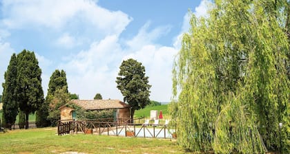 Charming Apartment in Collesalvetti With Garden