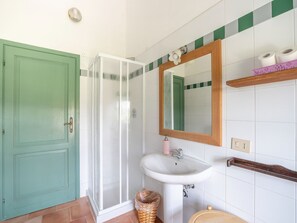 House | Bathroom - Apartment in Tuscany Near Pisa and Beaches (Collesalvetti)