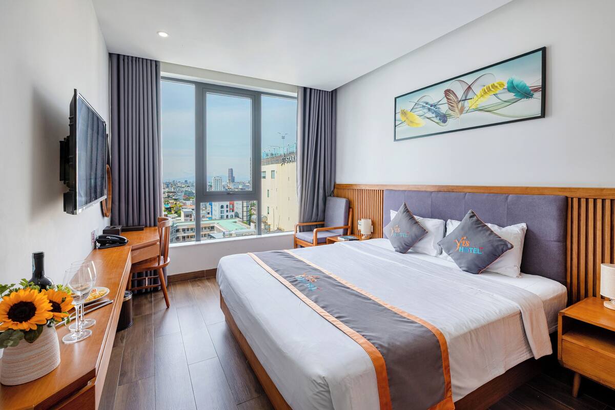 Deluxe Double Room, City View | In-room safe, desk, blackout drapes, soundproofing
