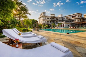 Outdoor pool - Castle Bijaipur - A Luxury Heritage Resort, Chittorgarh (Chittorgarh)
