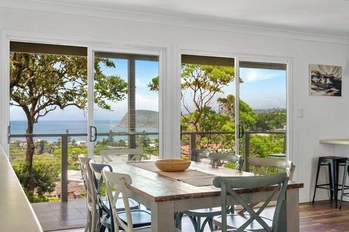 "Boronia Beach House" - Amazing Ocean Views