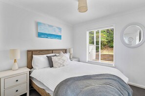 4 habitaciones, tabla de planchar con plancha, wifi y ropa de cama 