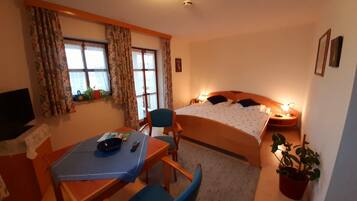 Double Room | Free cots/infant beds, bed sheets