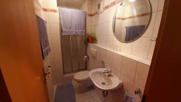 Double Room | Bathroom