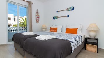 2 bedrooms, bed sheets