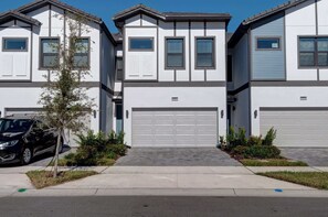 Exterior - 10461 Paradiso Grande Luxury Family 5BR Townhouse (Orlando)