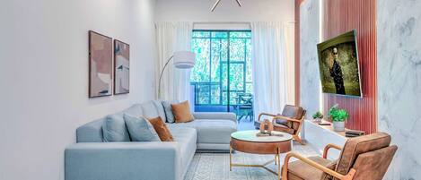 Télévision, jeux vidéo, espaces bureaux