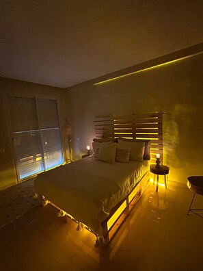 2 bedrooms, desk, iron/ironing board, travel cot