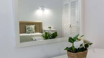 2 bedrooms, bed sheets