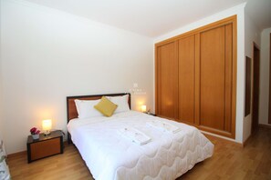 2 chambres, décoration personnalisée, lits bébé (en supplément)