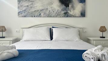 2 bedrooms, iron/ironing board, bed sheets