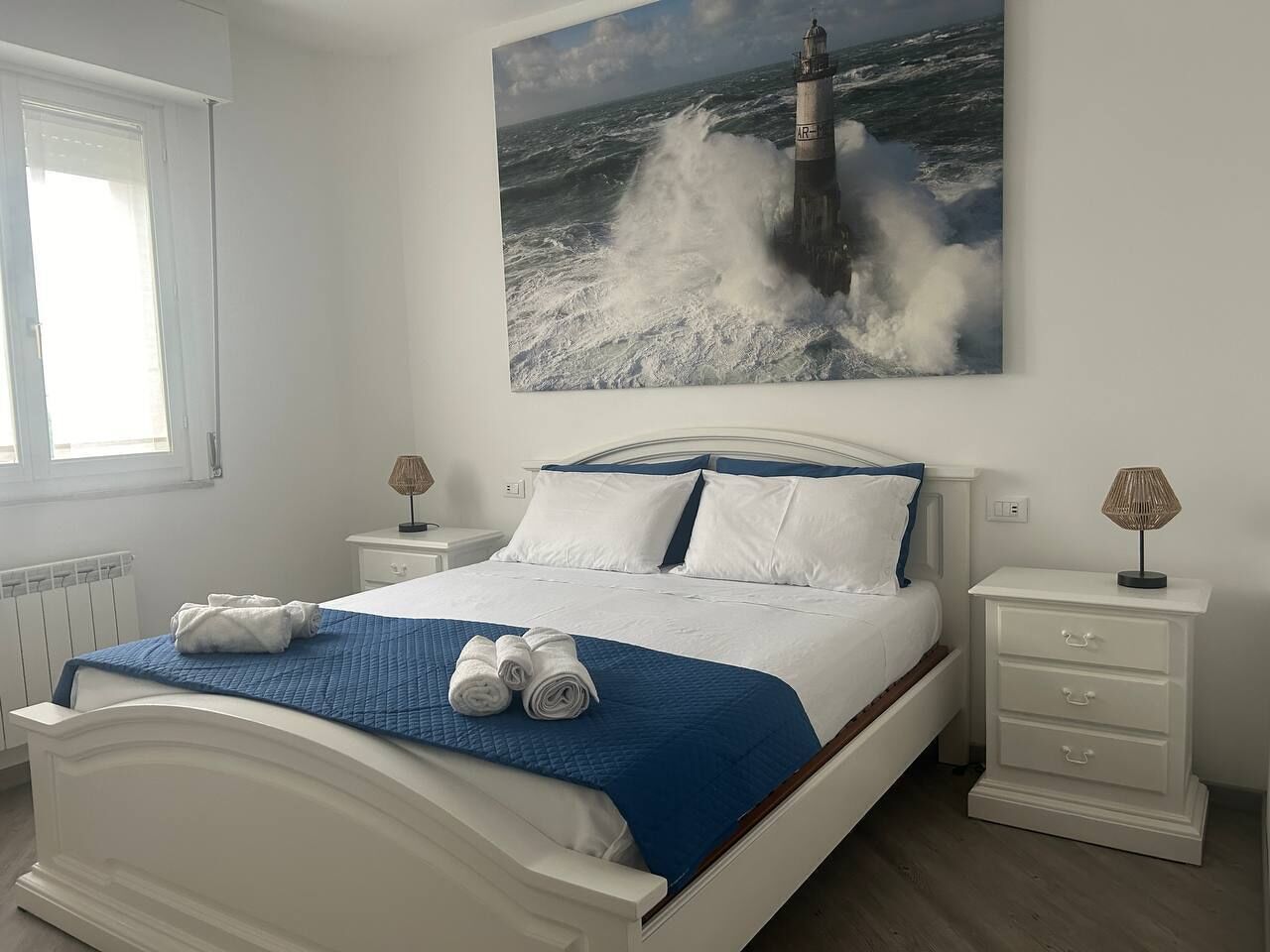 2 bedrooms, iron/ironing board, bed sheets