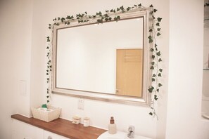 Hair dryer, towels, toilet paper - Charming 1-bedroom apartment in Northfleet with Parking (Northfleet)