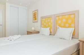 3 間臥室、搖籃/嬰兒床、床單