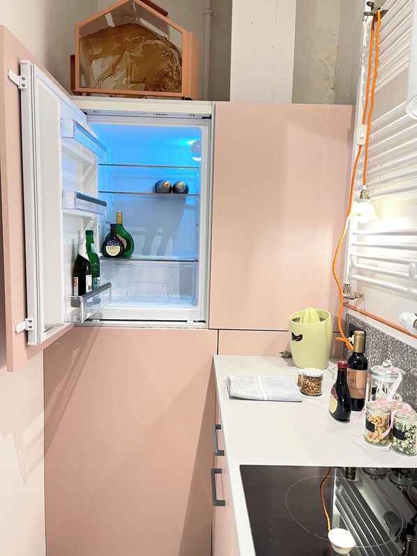 Kühlschrank, Ofen, Herdplatte, Geschirrspüler