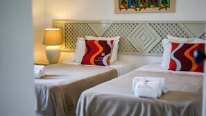 2 Schlafzimmer, Babybetten, Bettwäsche