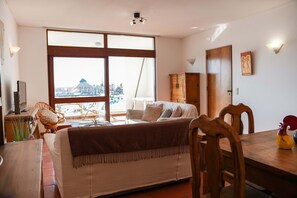 Ruokailu omassa huoneessa