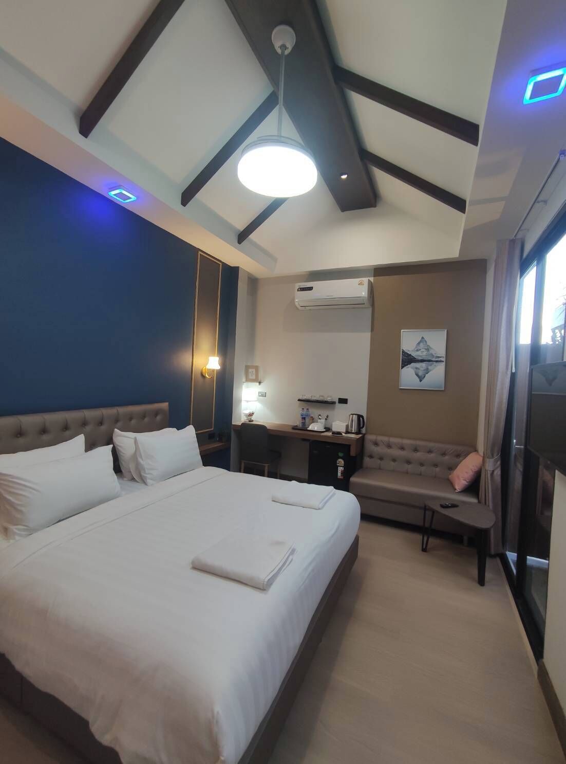 Deluxe Room | Desk, laptop workspace, free WiFi