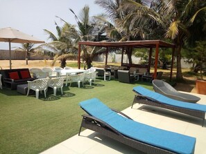 Bar en milieu de piscine