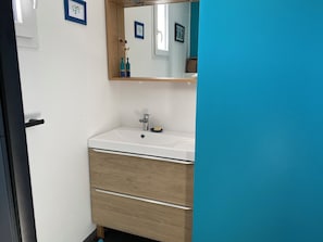 Shower, hair dryer, soap - Seaside house Loctudy (Loctudy)
