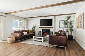 Televisie en een kantoor