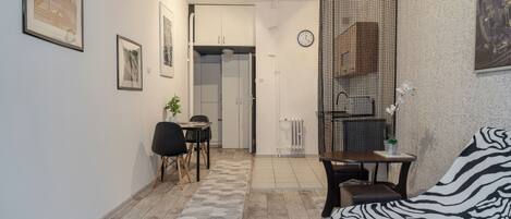 Studio Ăconomique, vue ville | Coin sĂ©jour