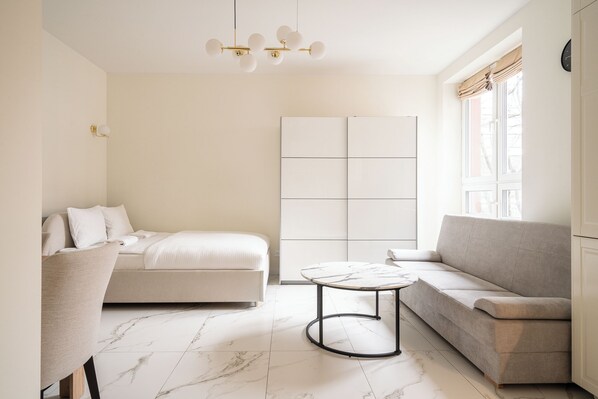 Economy Studio | Iron/ironing board, free WiFi - RentPlanet - Apartament Oławska 1 (Wroclaw)