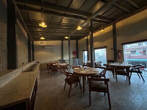 Restaurant - Click Inn Express (Dehradun)