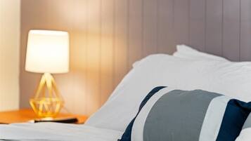 3 Schlafzimmer, Schreibtisch, Bügeleisen/Bügelbrett, Reisekinderbett