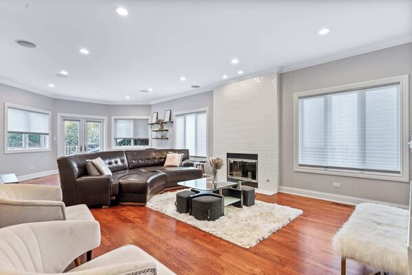 Smart TV, fireplace, offices