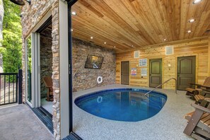 Innenpool, beheizter Pool