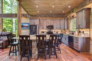 Fridge, microwave, oven, stovetop - Brand New indoor Heated Pool Cabin, Escape to beauty (Sevierville)