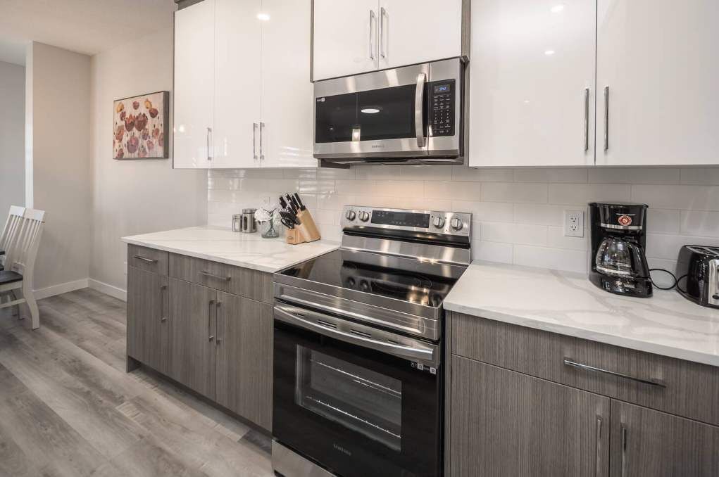 冰箱、微波炉、烤箱、炉灶