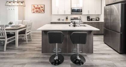 Near Downtown• Large 3BR• FREE Banff Pass• Netflix!