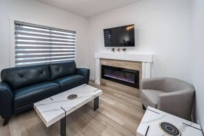 TV, fireplace