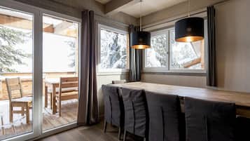 Chalet | Dining