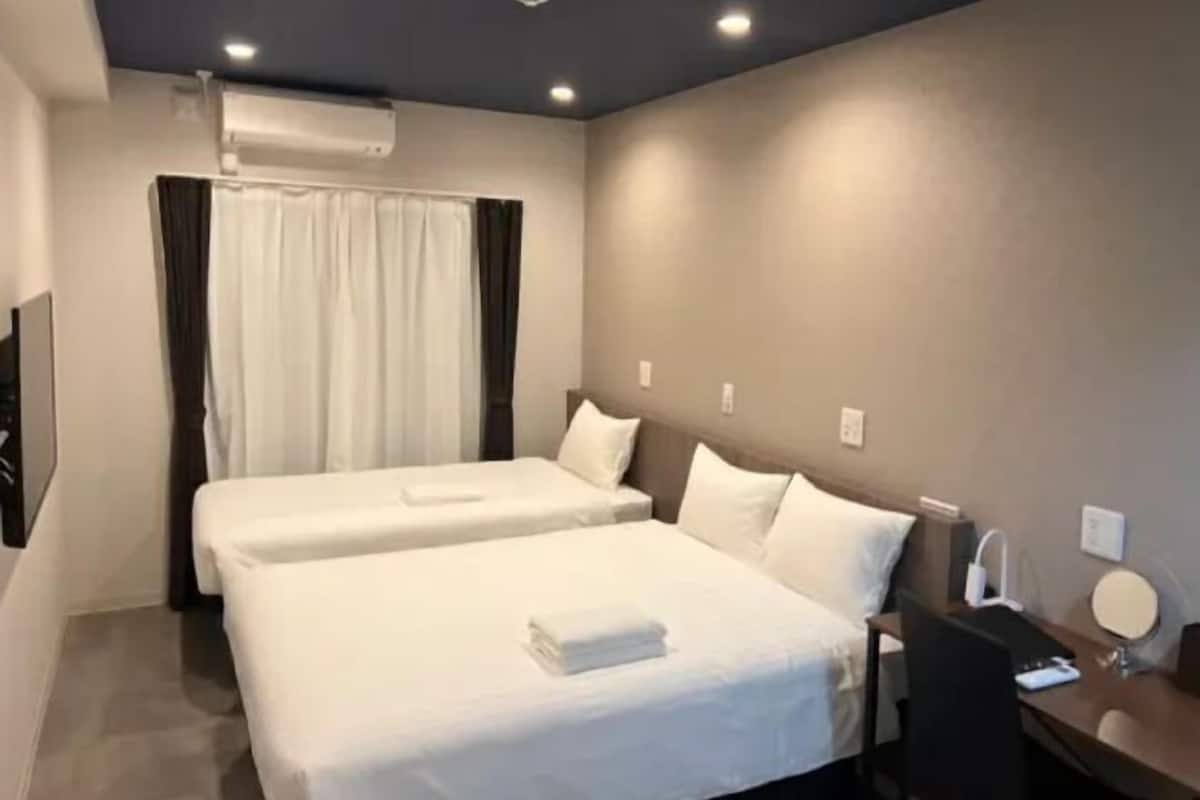 Iron/ironing board, free WiFi