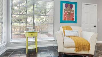 Smart TV, fireplace, offices