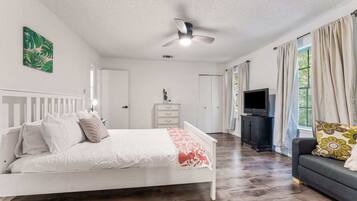 Desk, iron/ironing board, free WiFi, bed sheets