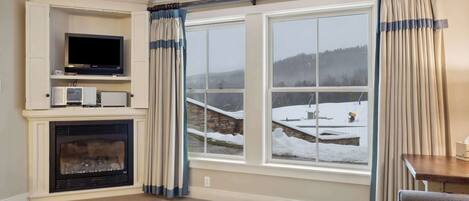 Télévision, lecteur de DVD, espaces bureaux