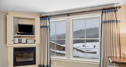 Serene 1-BR Ski-In/Ski-Out Retreat on Okemo Mtn.