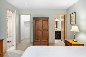 3 bedrooms, desk, WiFi, bed sheets